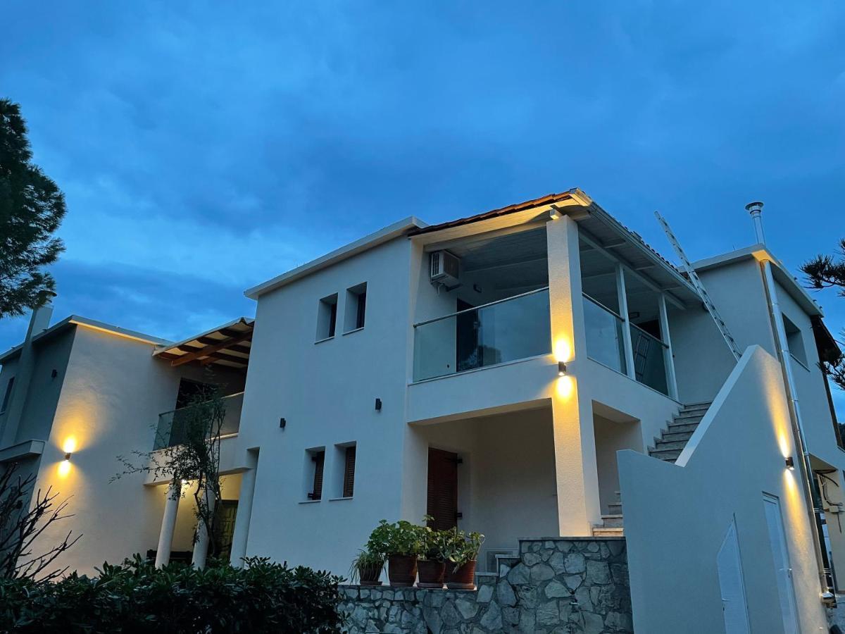 לגאנאס Andromahi Apartments & Suite מראה חיצוני תמונה