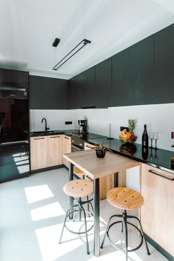 לגאנאס Andromahi Apartments & Suite מראה חיצוני תמונה