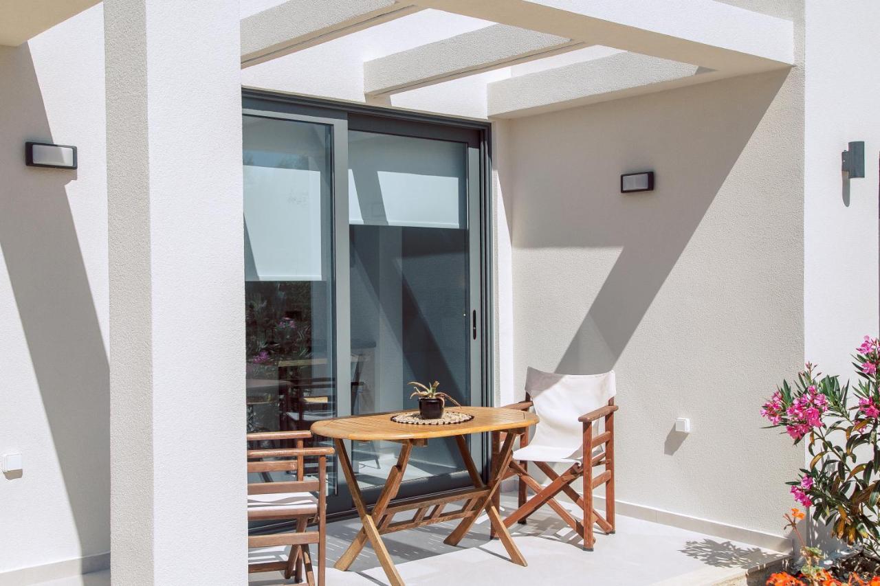 לגאנאס Andromahi Apartments & Suite מראה חיצוני תמונה