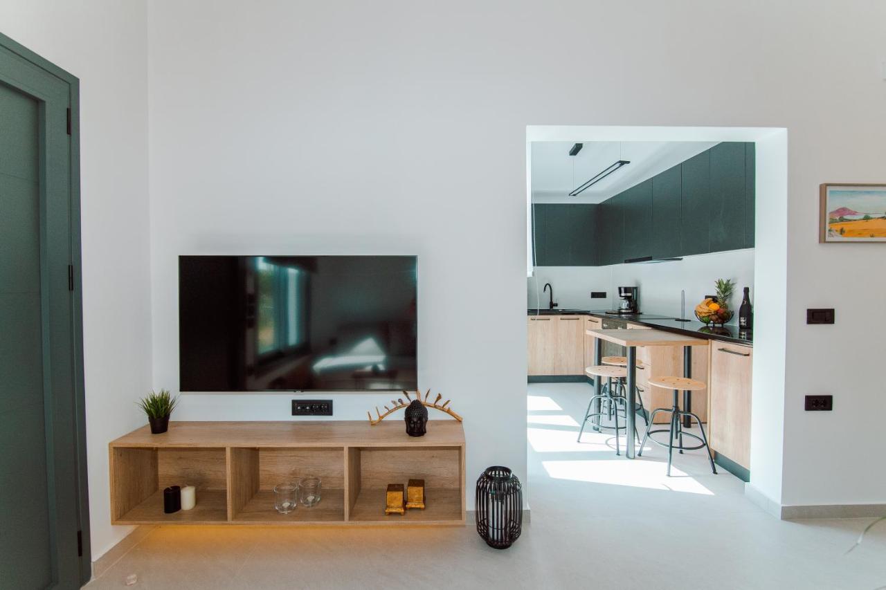 לגאנאס Andromahi Apartments & Suite מראה חיצוני תמונה