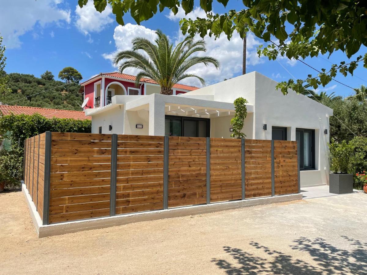 לגאנאס Andromahi Apartments & Suite מראה חיצוני תמונה