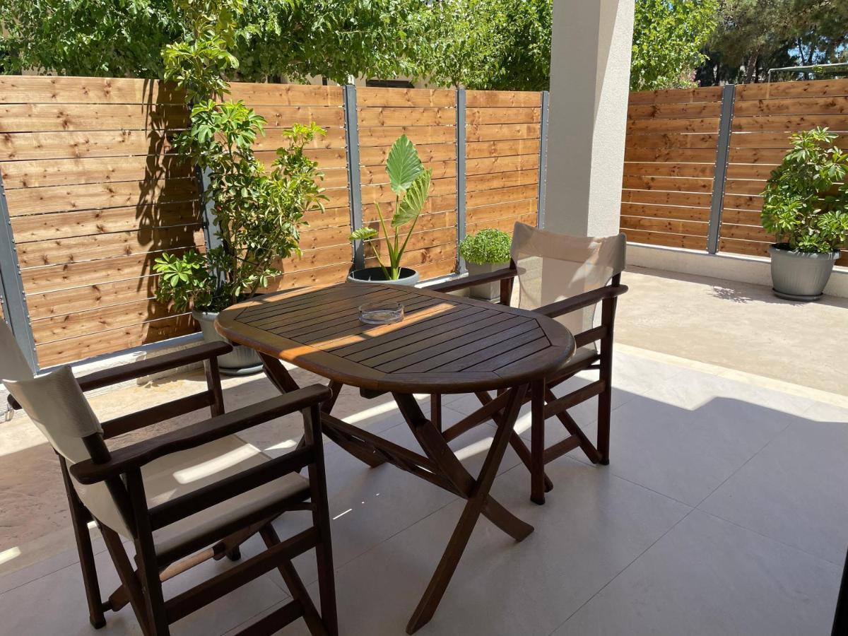 לגאנאס Andromahi Apartments & Suite מראה חיצוני תמונה