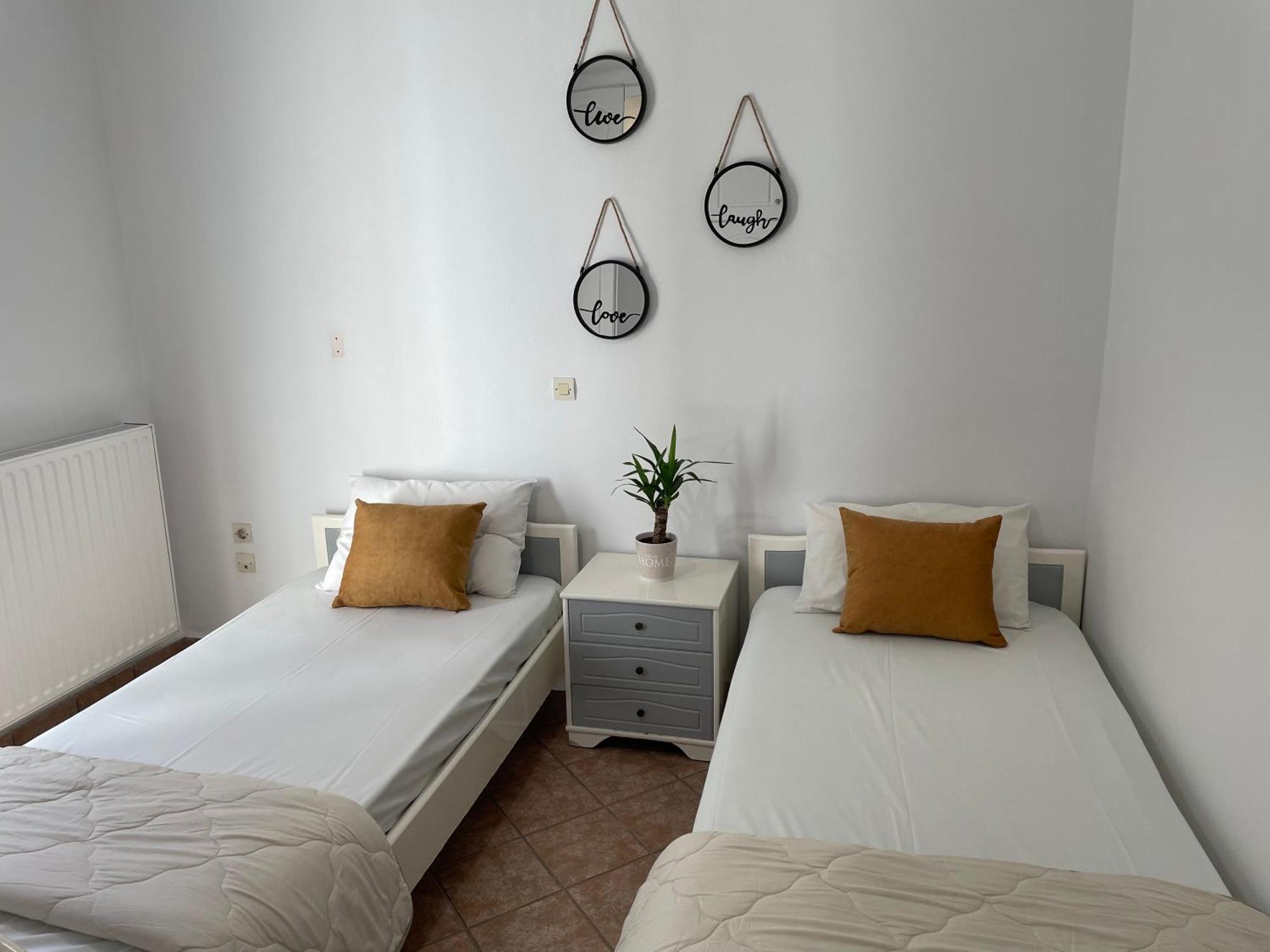 לגאנאס Andromahi Apartments & Suite מראה חיצוני תמונה